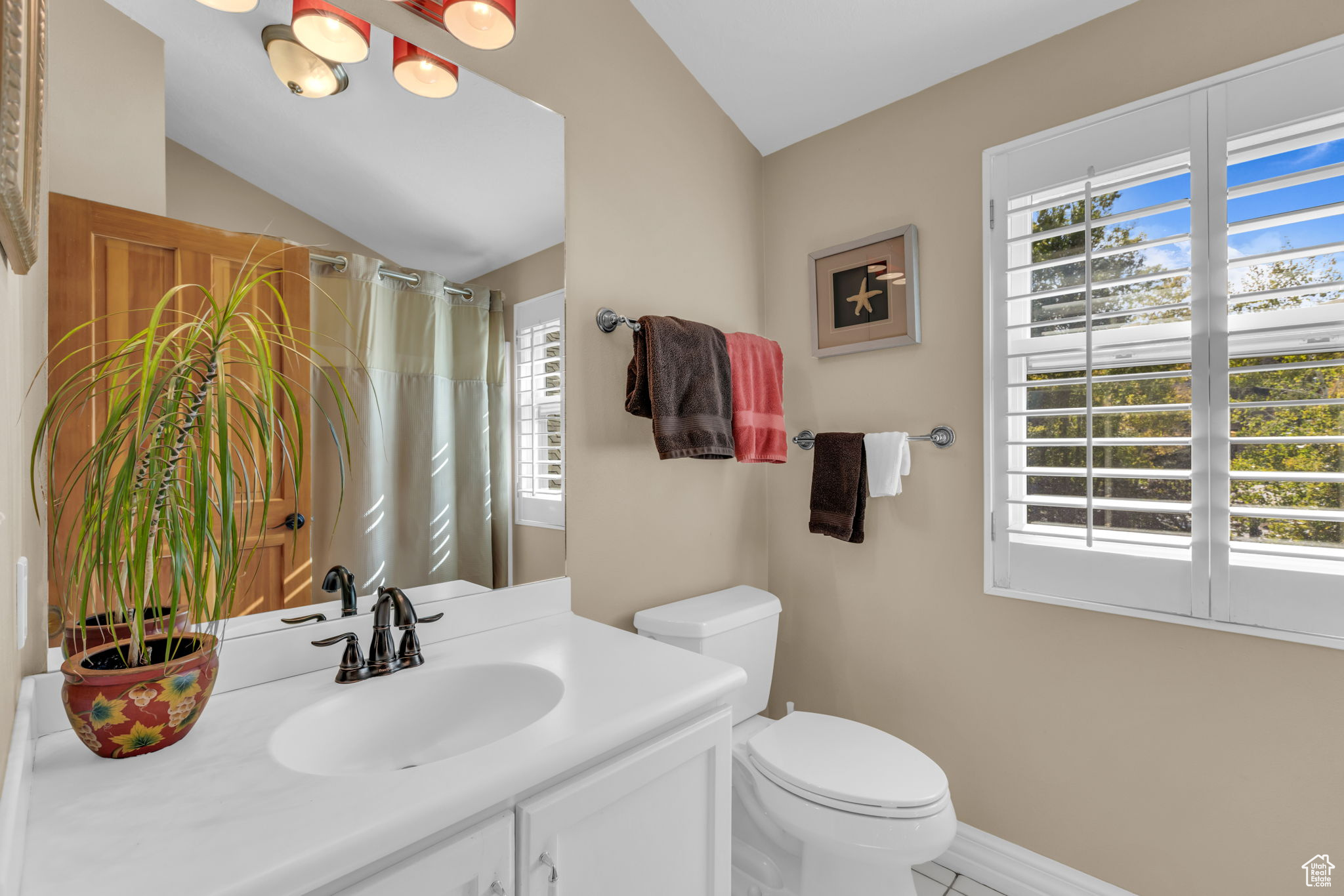 5166 N SILVER SPRINGS RD