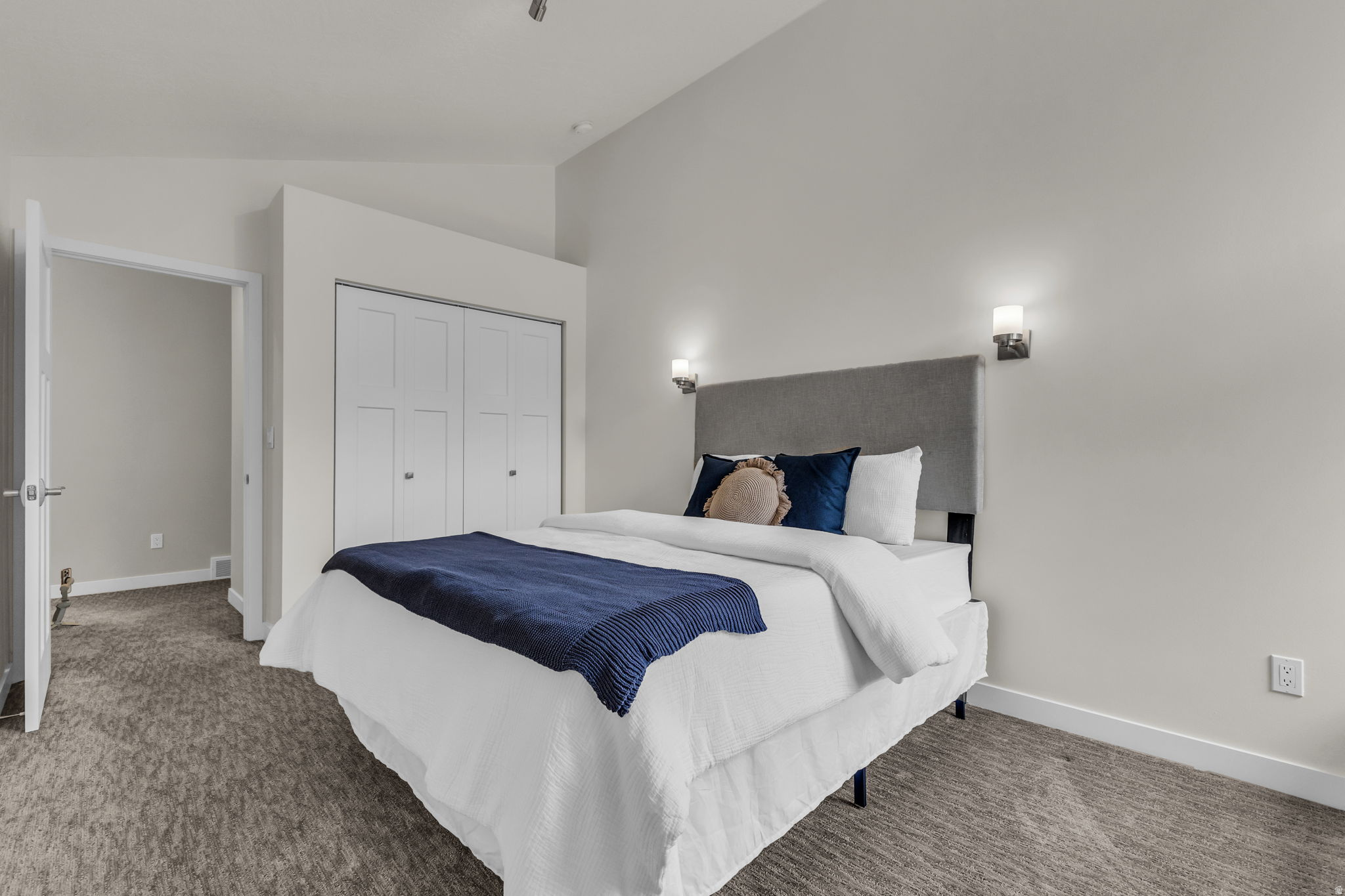 60 SAINT MORITZ CIR