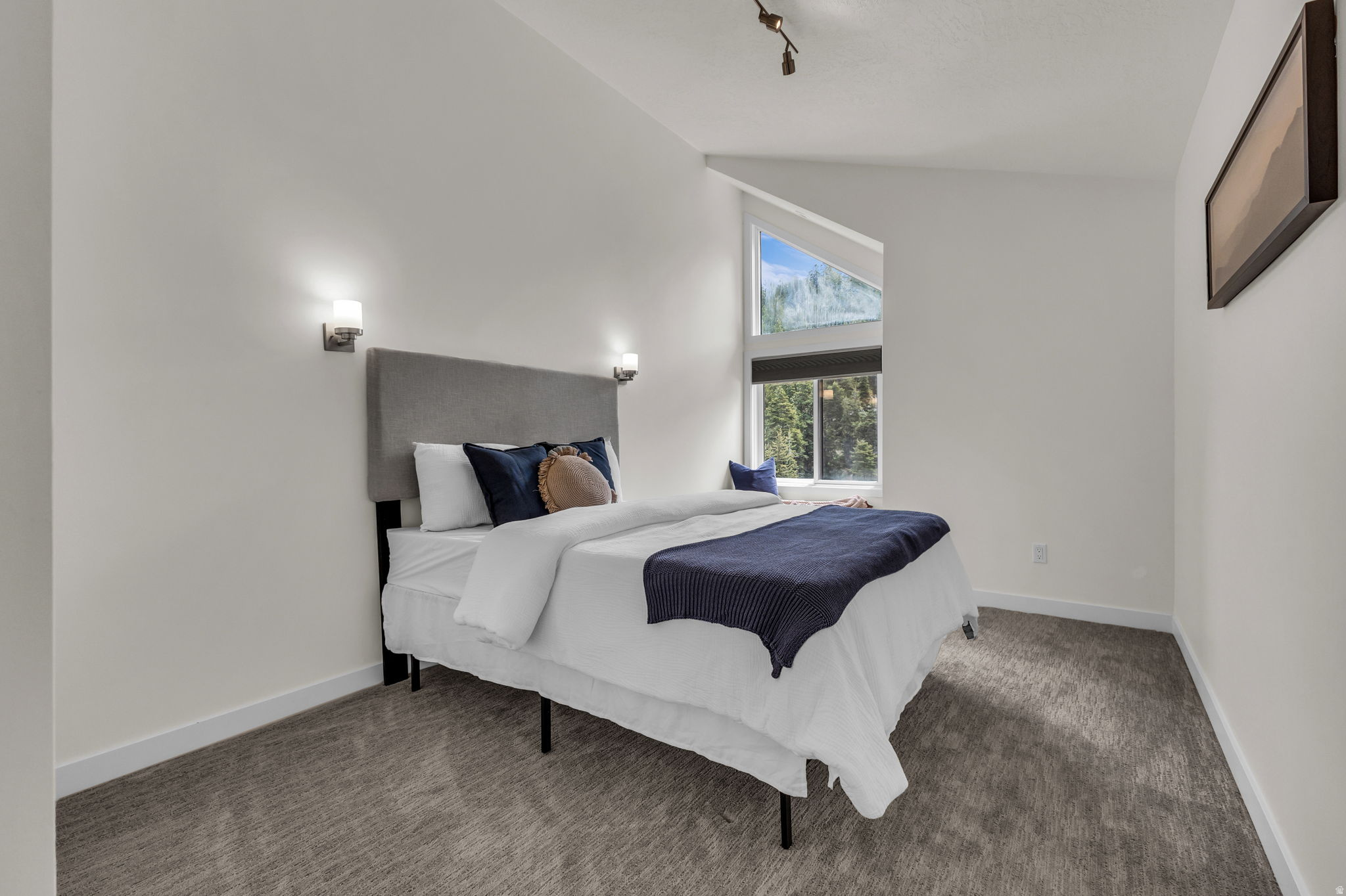60 SAINT MORITZ CIR