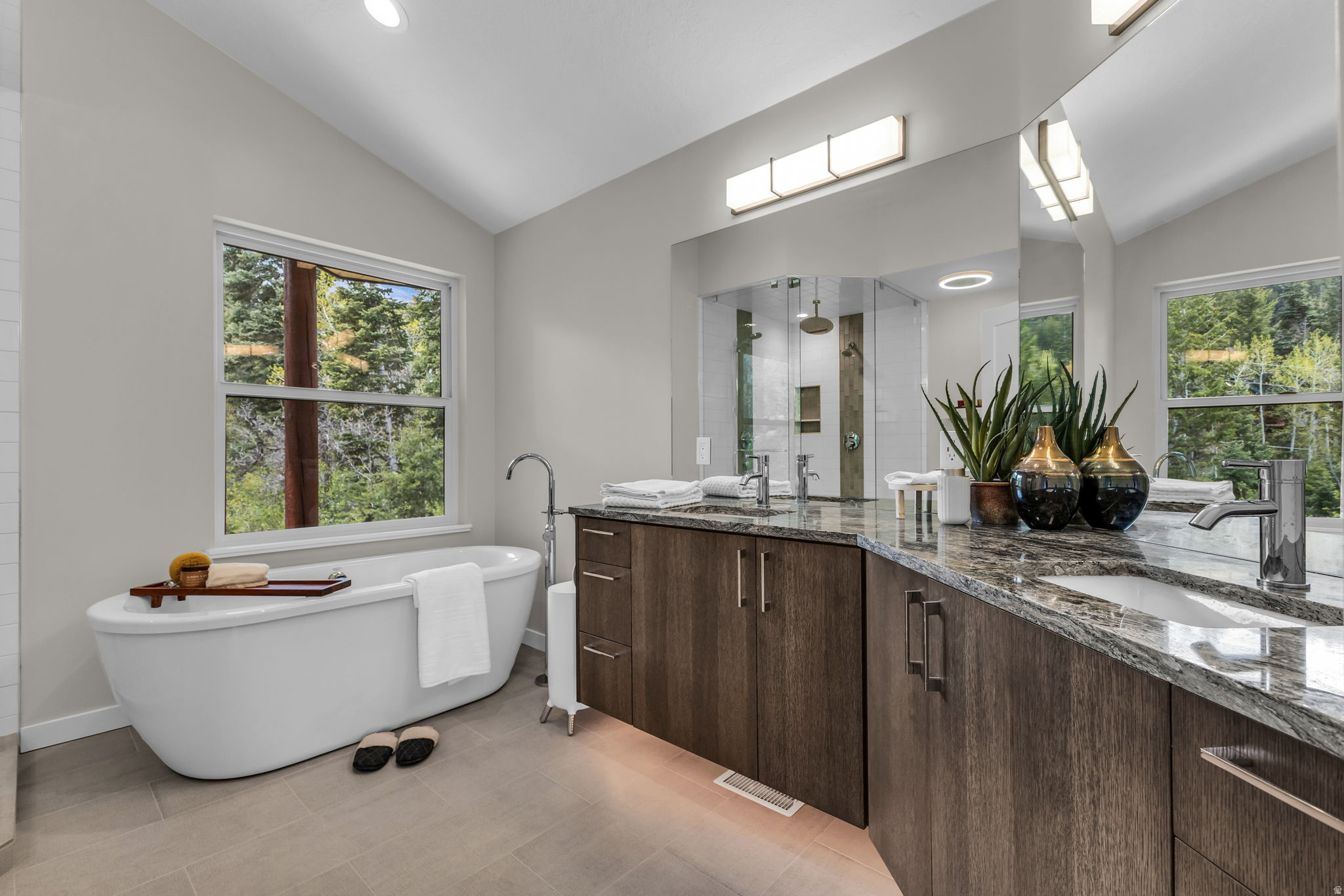 60 SAINT MORITZ CIR