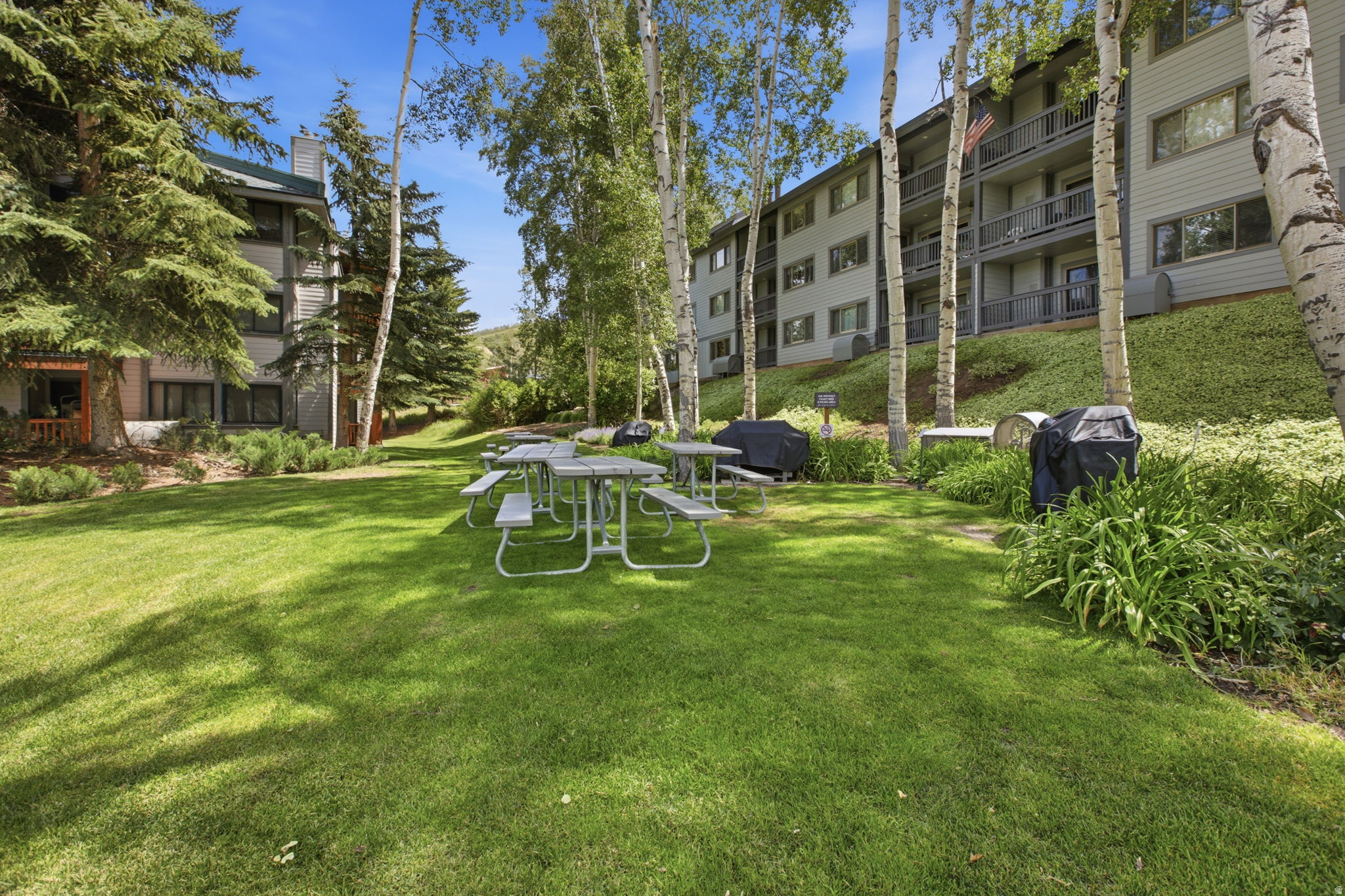 405 SILVER KING DR #127