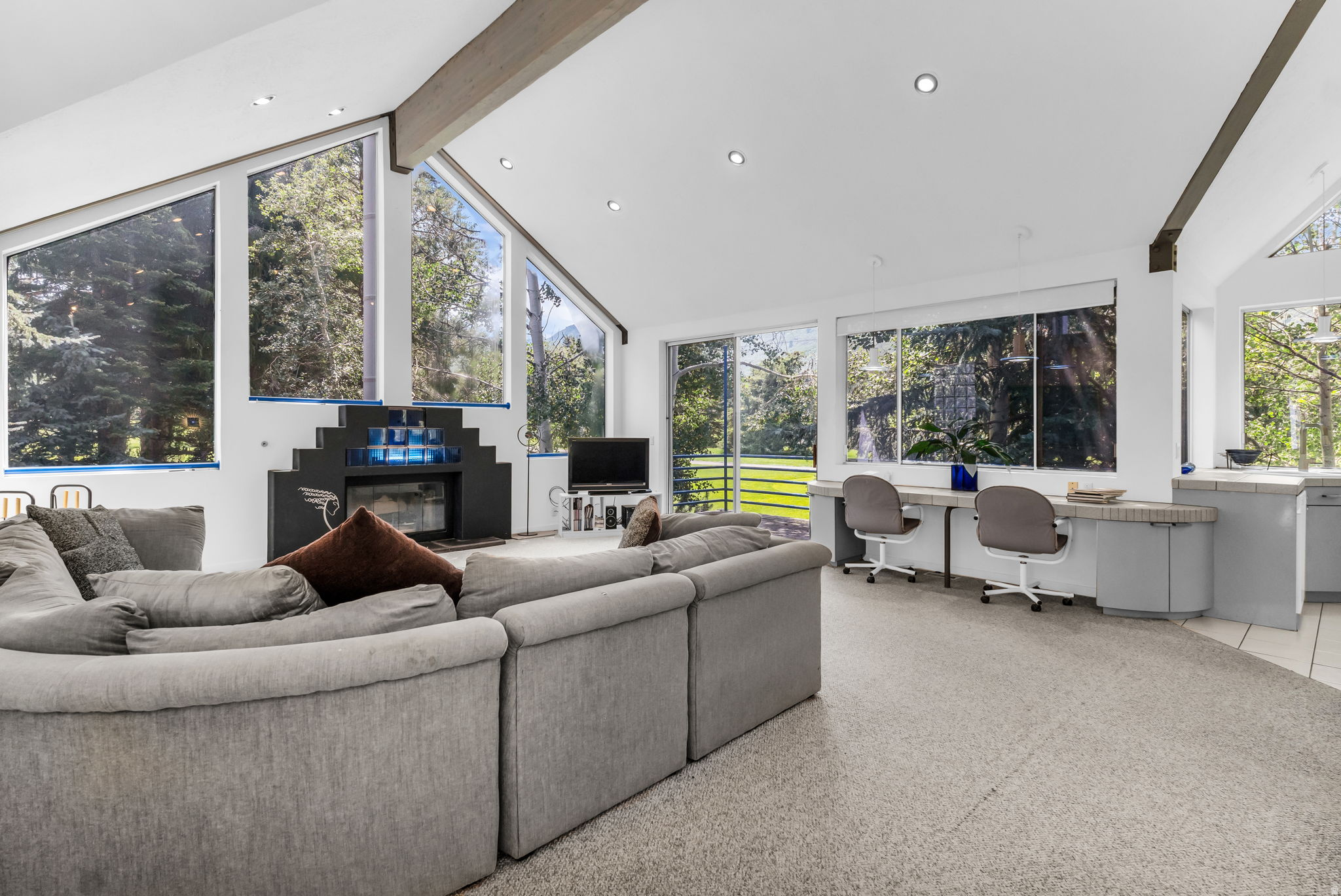 21 PROSPECTOR DR