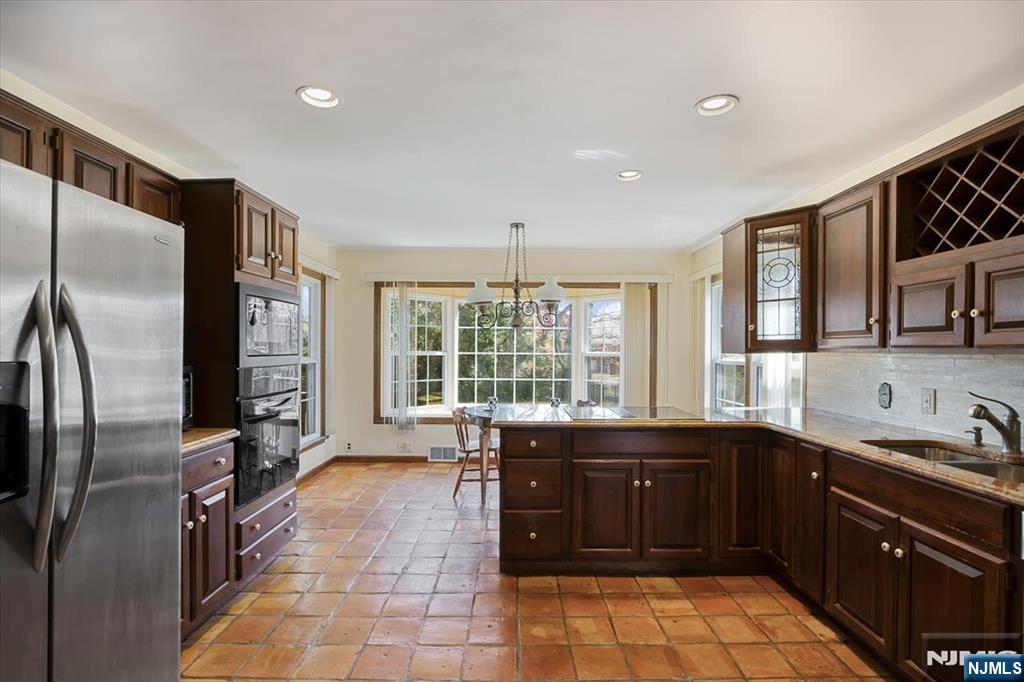 4 Pine Tree Drive