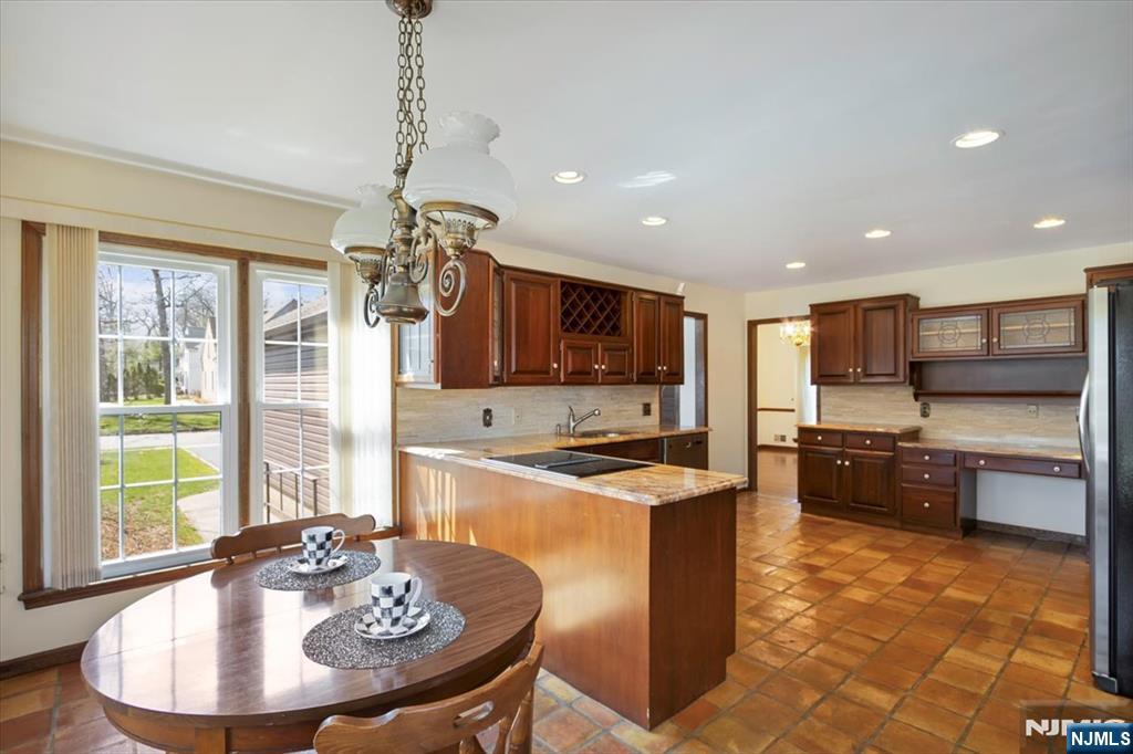 4 Pine Tree Drive