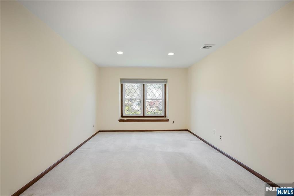 4 Pine Tree Drive