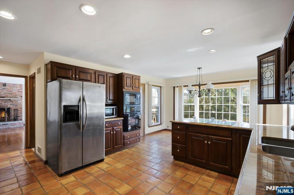 4 Pine Tree Drive