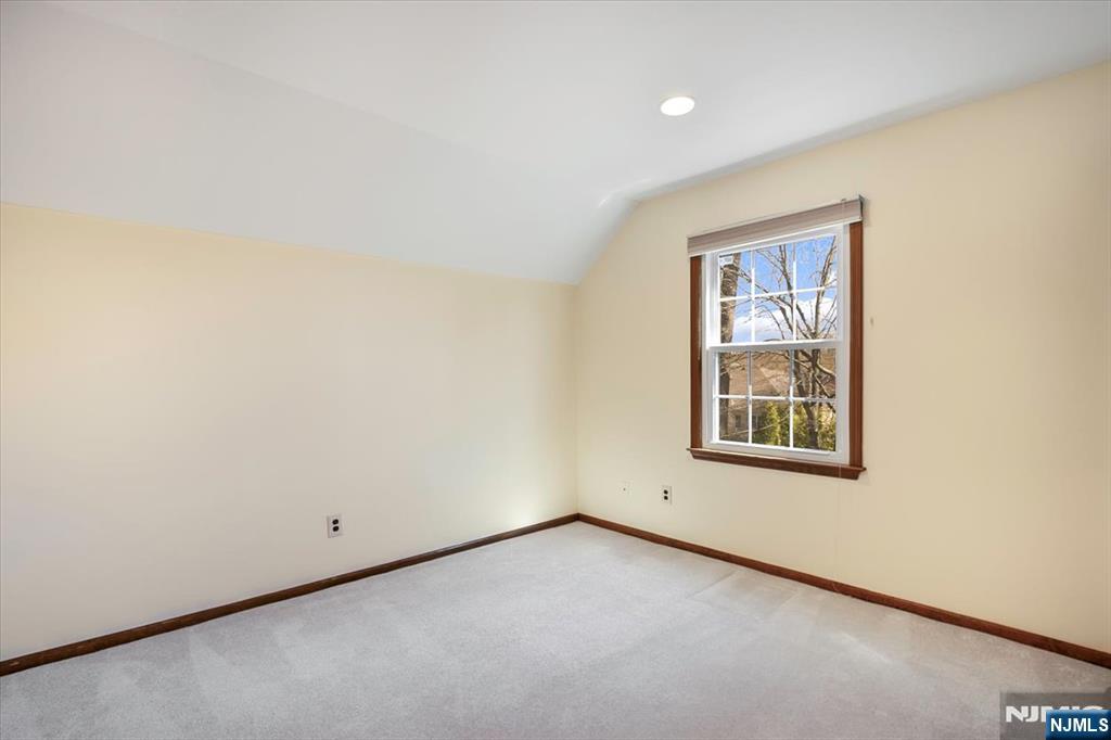 4 Pine Tree Drive