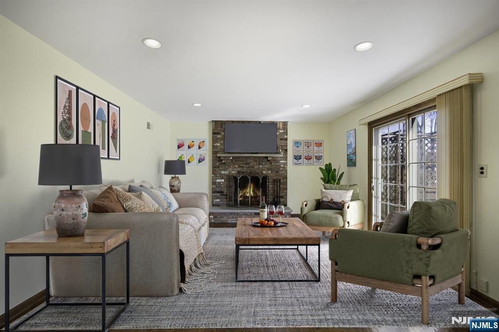 4 Pine Tree Drive