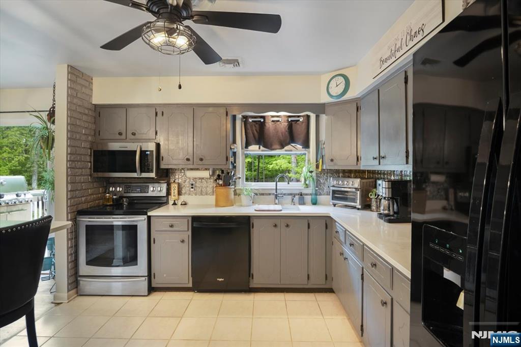 10 Hemlock Place