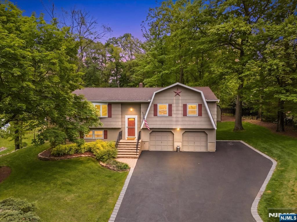 10 Hemlock Place