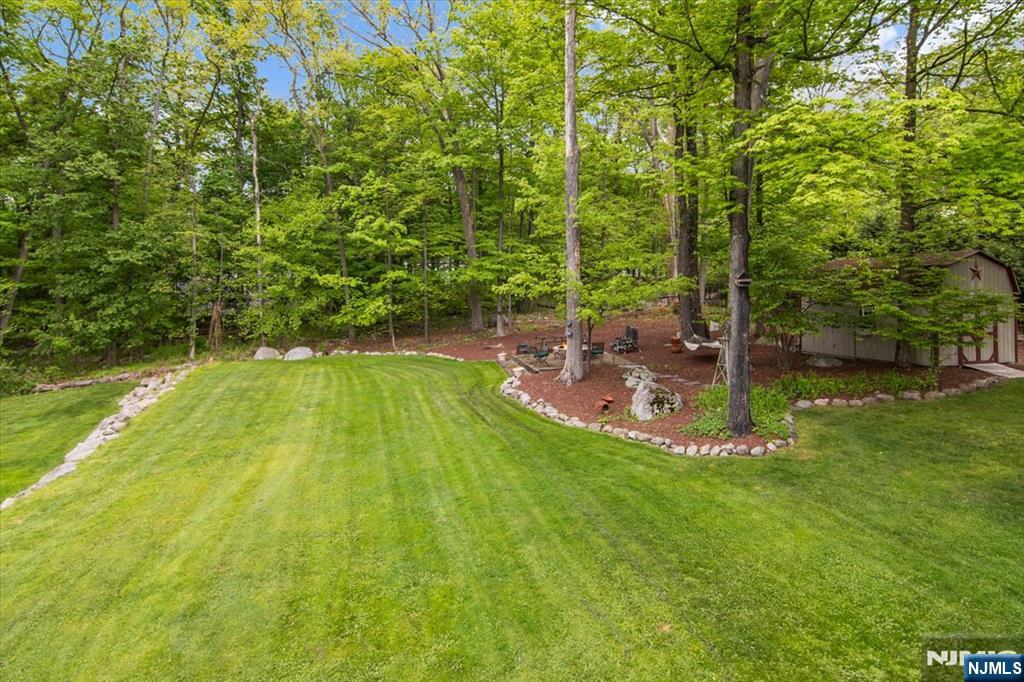 10 Hemlock Place
