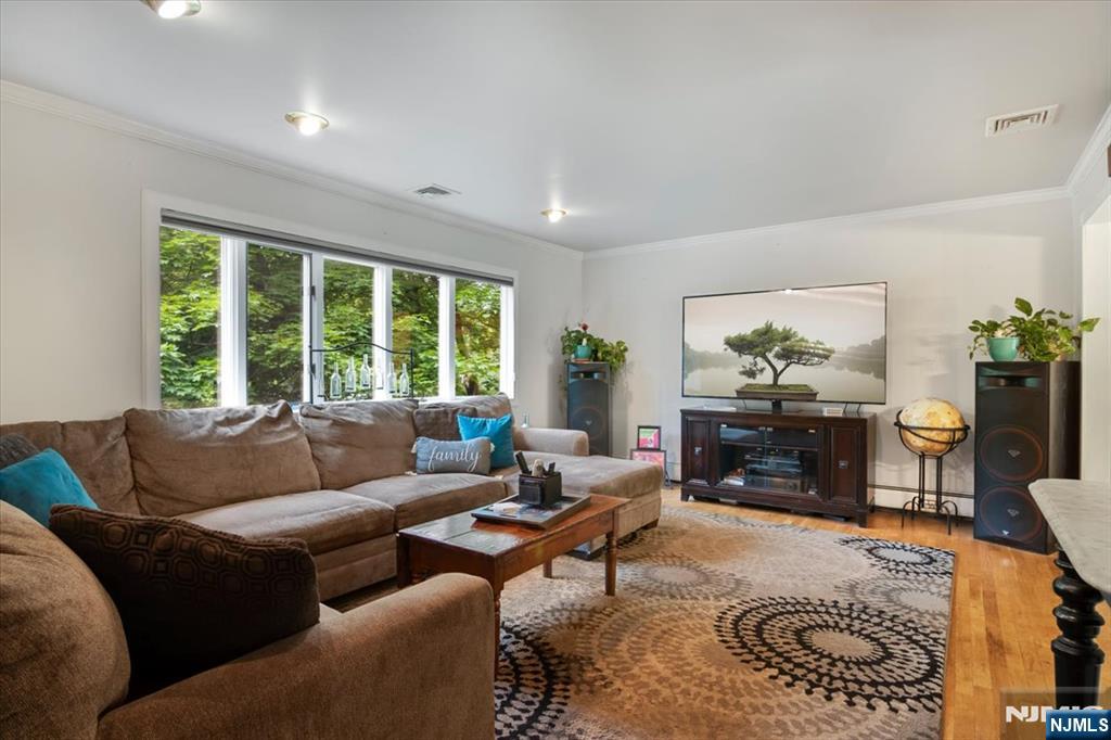 10 Hemlock Place