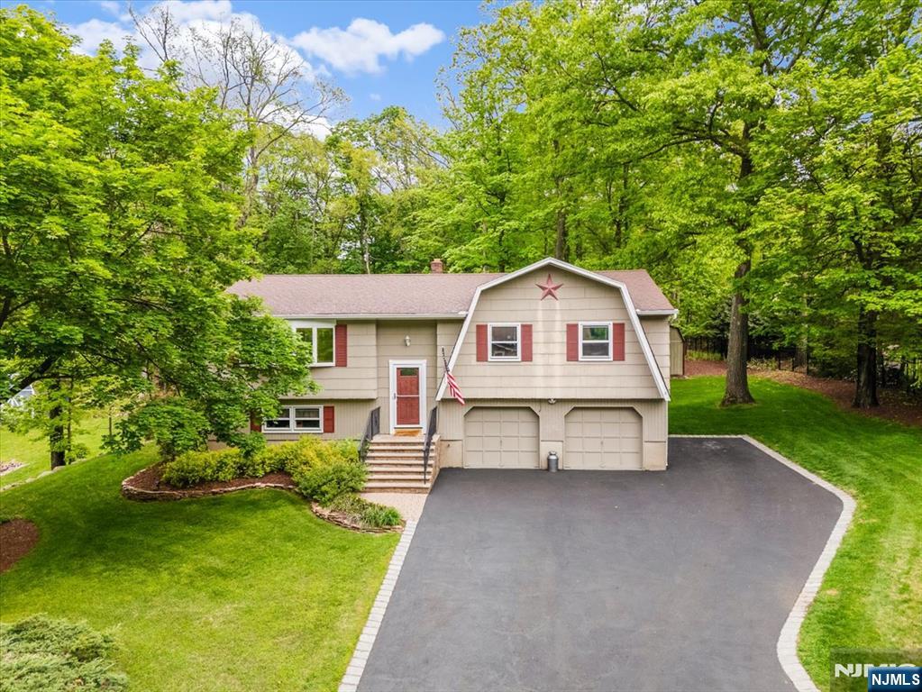 10 Hemlock Place