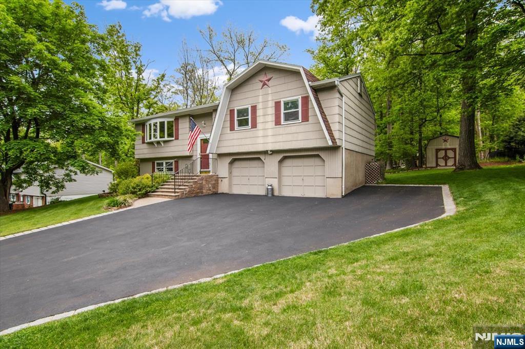 10 Hemlock Place
