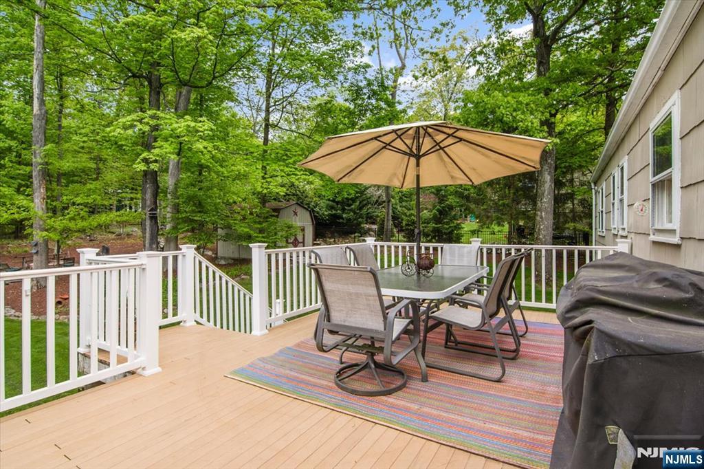 10 Hemlock Place