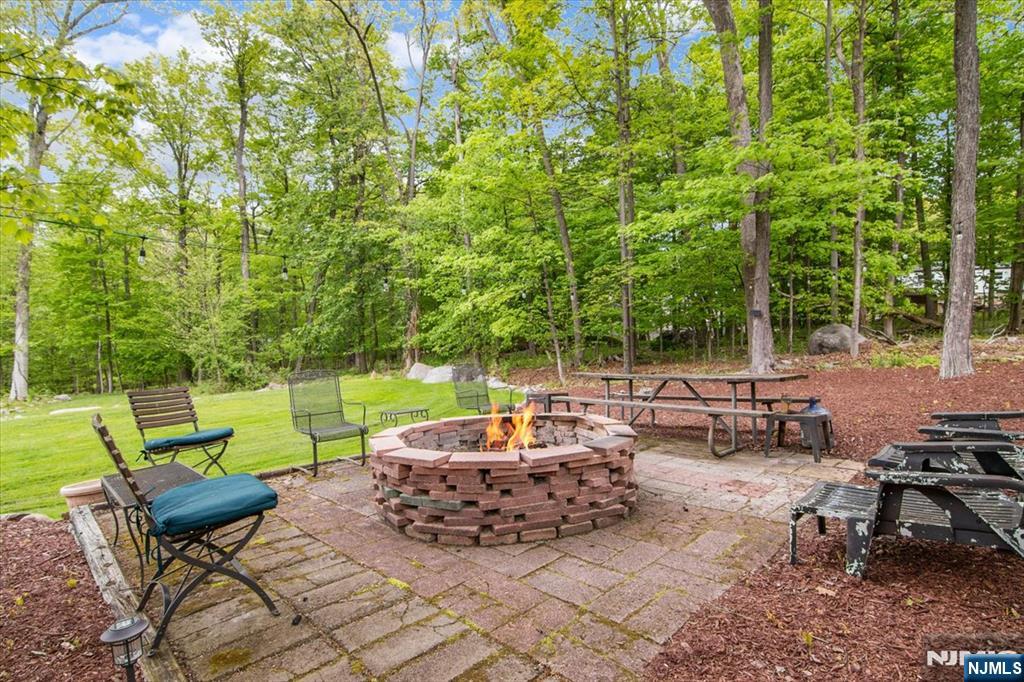 10 Hemlock Place