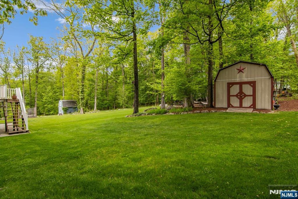 10 Hemlock Place