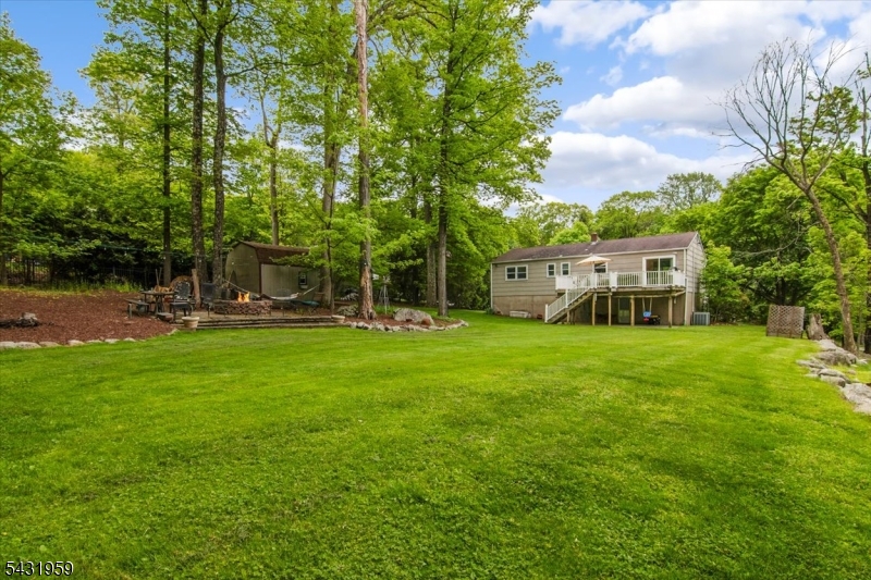 10 Hemlock Pl