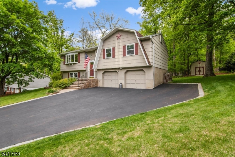 10 Hemlock Pl