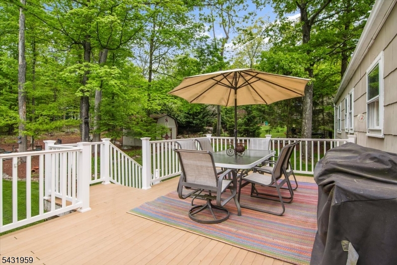 10 Hemlock Pl