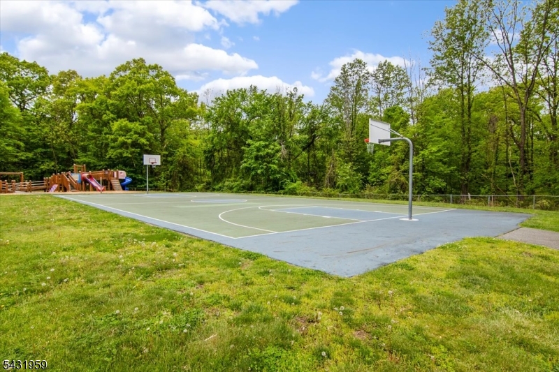 10 Hemlock Pl