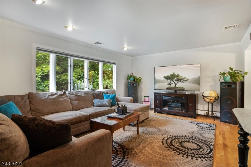 10 Hemlock Pl