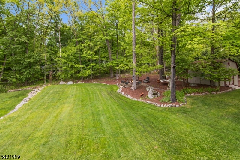 10 Hemlock Pl