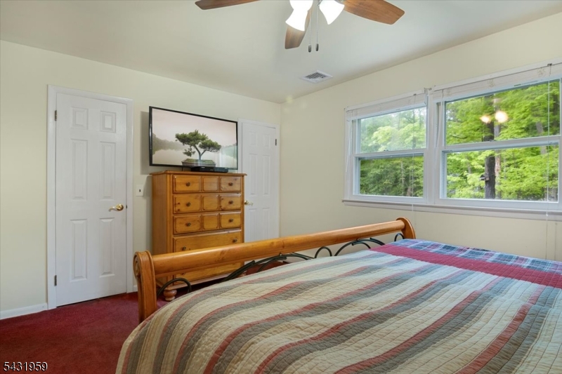 10 Hemlock Pl