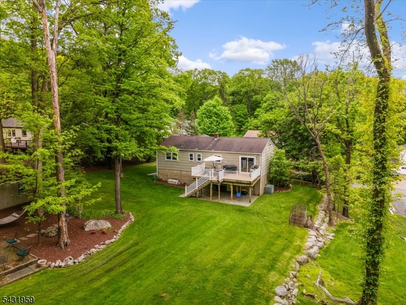 10 Hemlock Pl