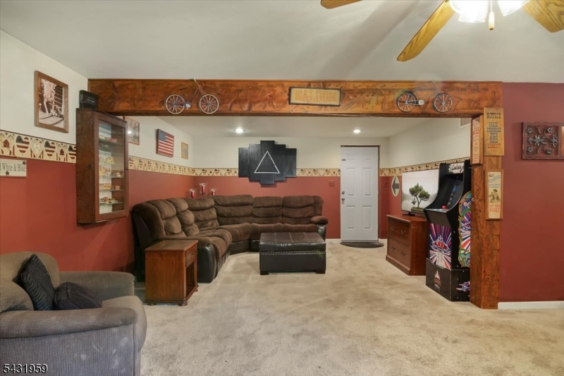 10 Hemlock Pl