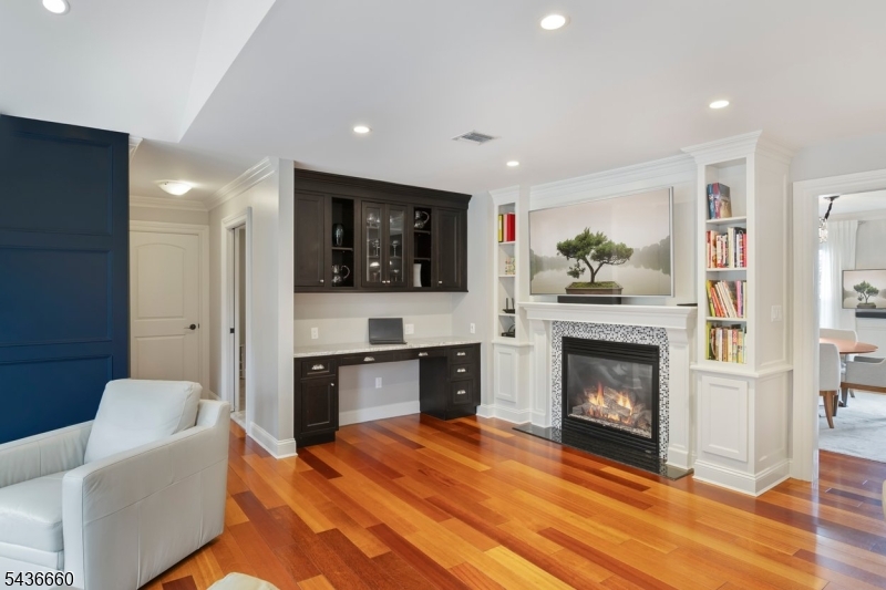 12 Longell Dr