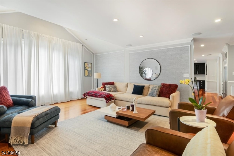 12 Longell Dr