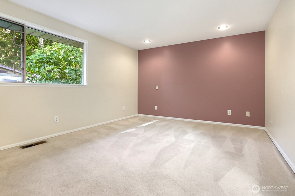 18555 Burke Avenue N