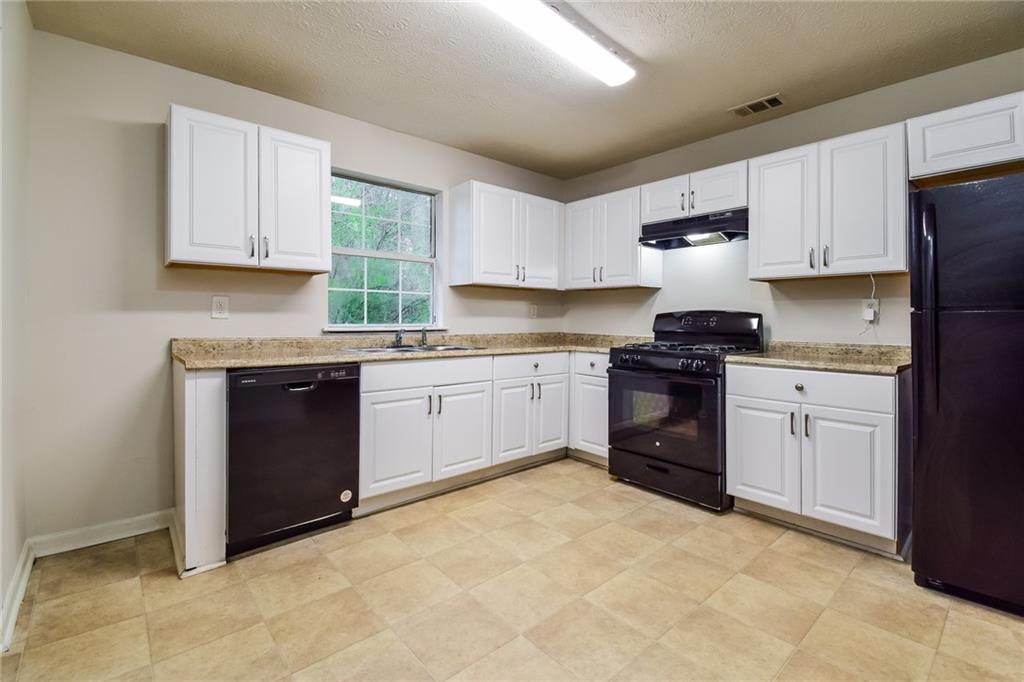 6485 Emerald Pointe Circle