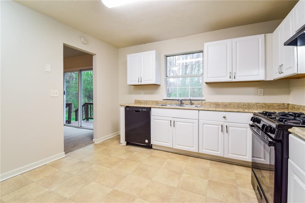 6485 Emerald Pointe Circle