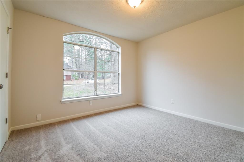 6485 Emerald Pointe Circle