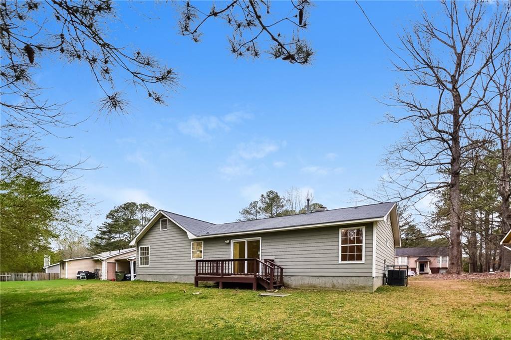 6485 Emerald Pointe Circle