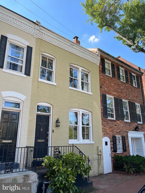 1344 27TH STREET NW