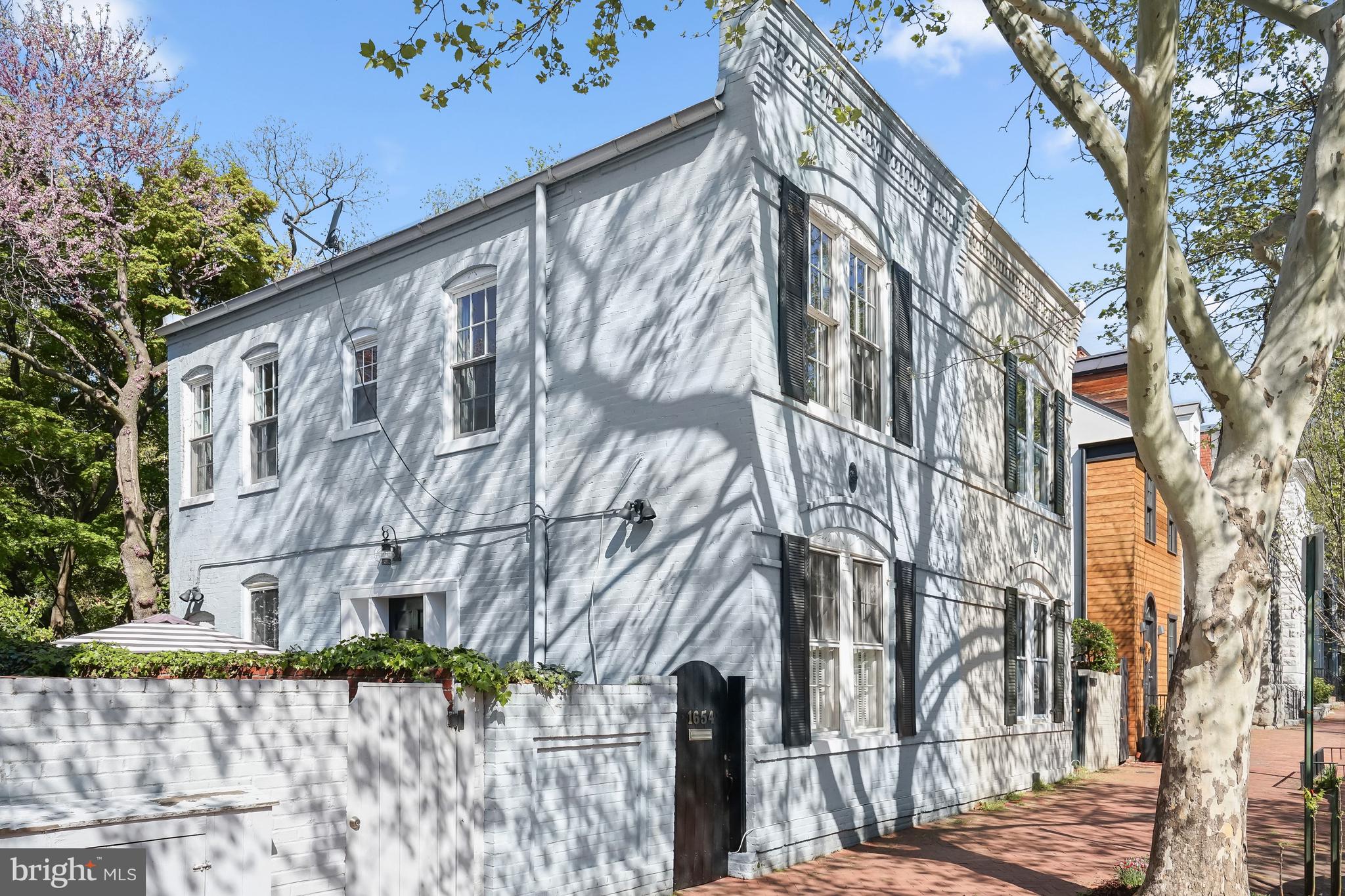 1654 34TH STREET NW