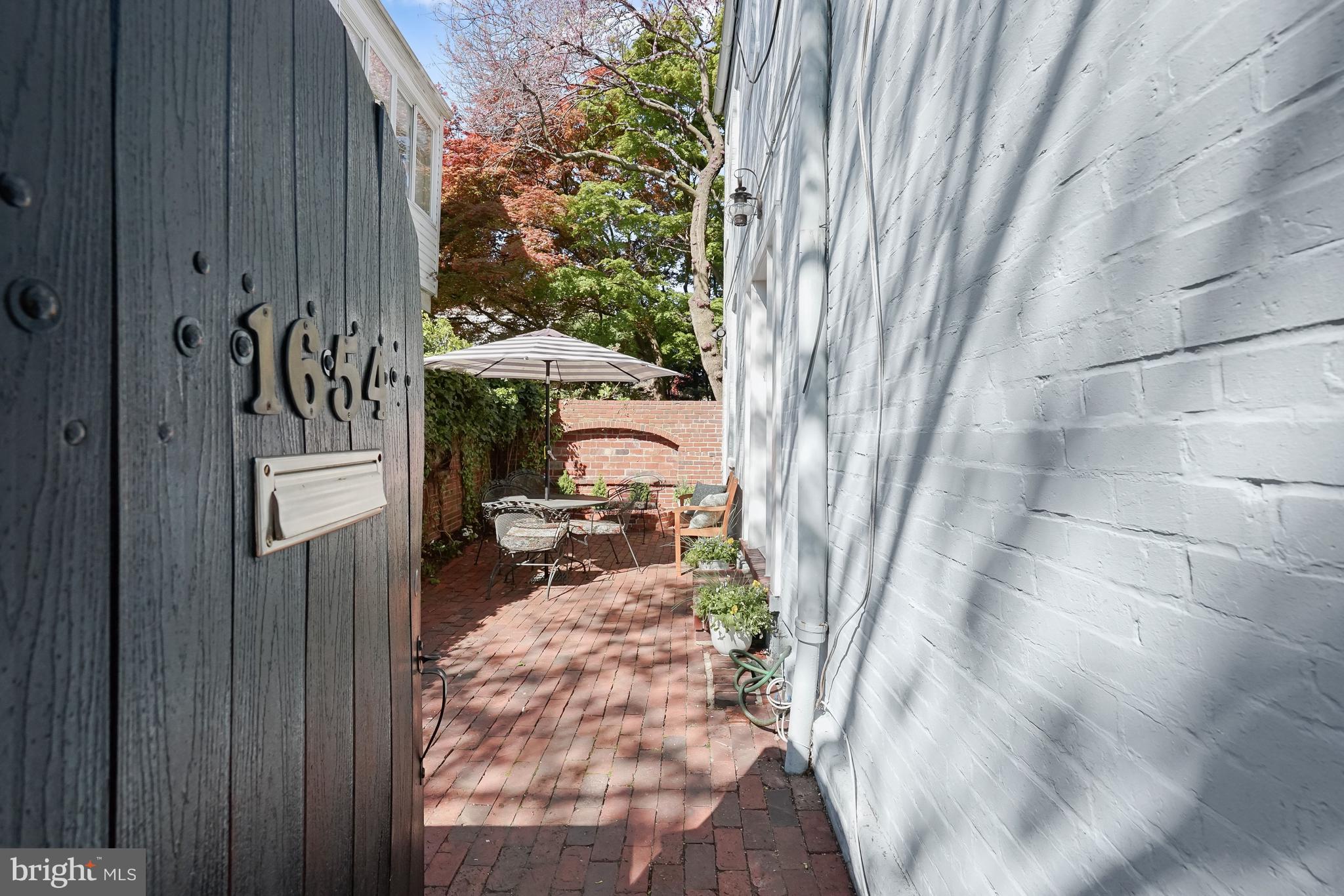 1654 34TH STREET NW