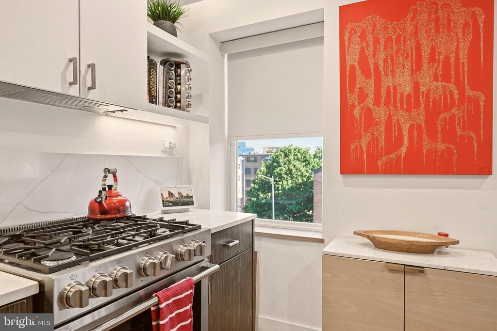 1435 NW CLIFTON STREET NW Unit: 7