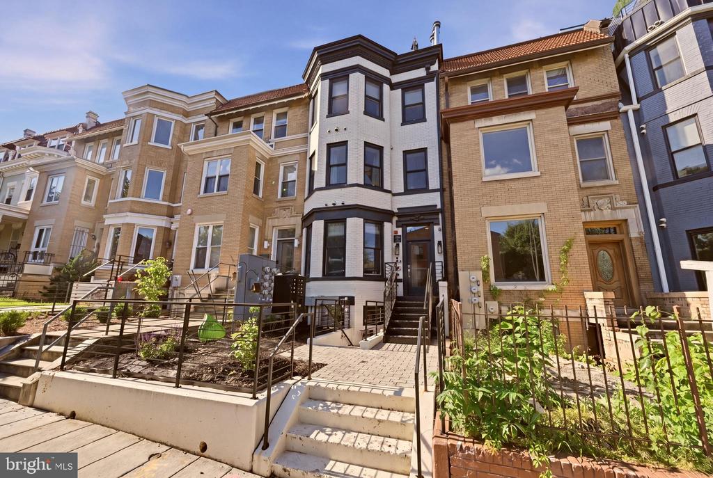1435 NW CLIFTON STREET NW Unit: 7