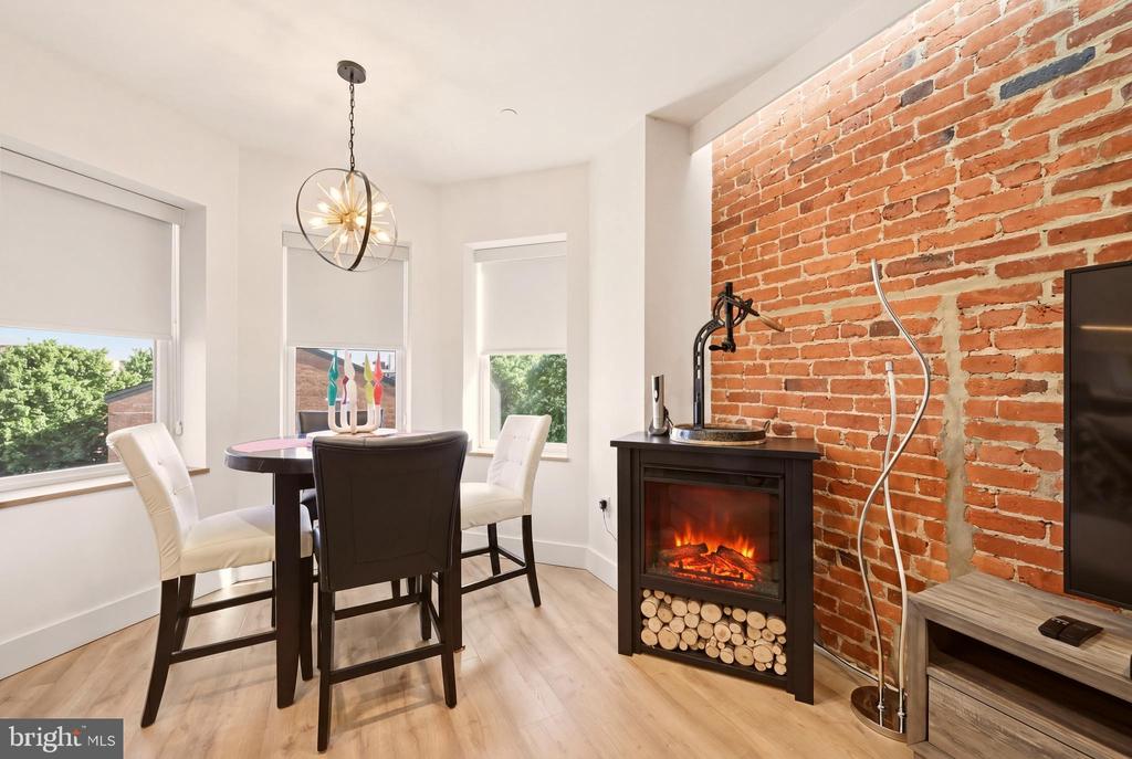 1435 NW CLIFTON STREET NW Unit: 7