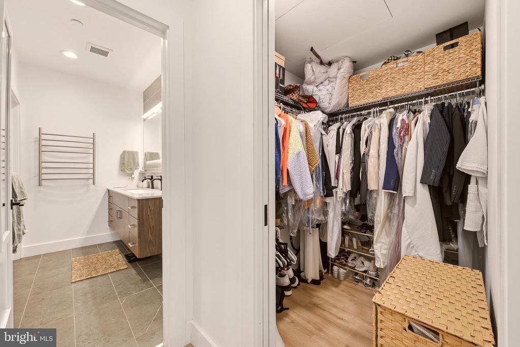 1435 NW CLIFTON STREET NW Unit: 7