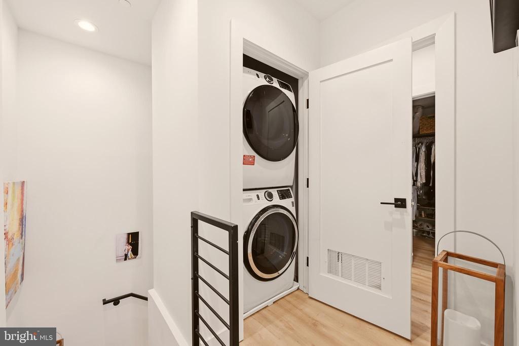 1435 NW CLIFTON STREET NW Unit: 7