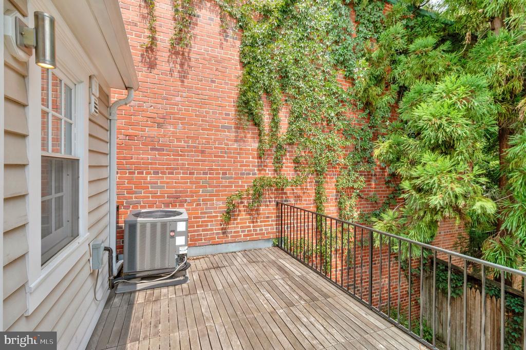 1513 26TH STREET NW
