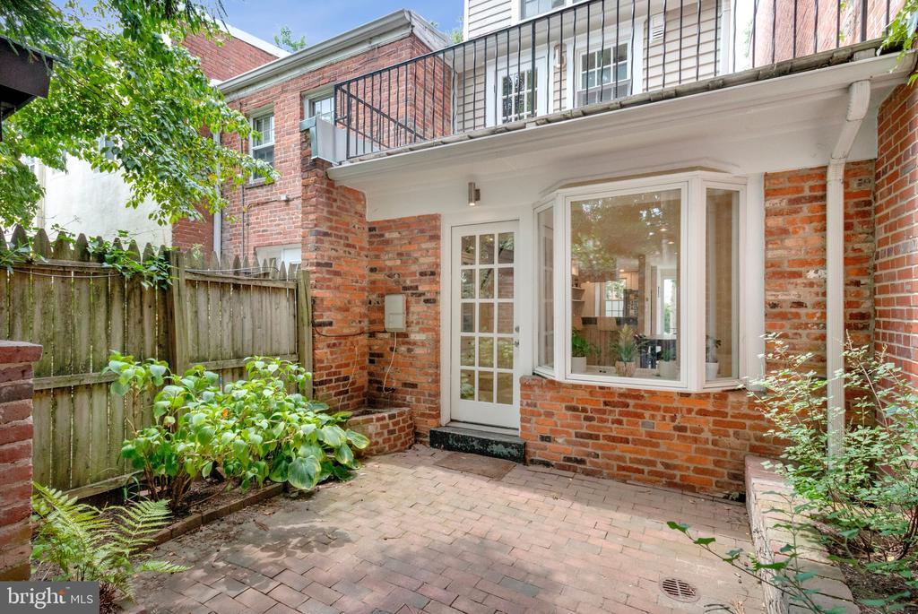 1513 26TH STREET NW