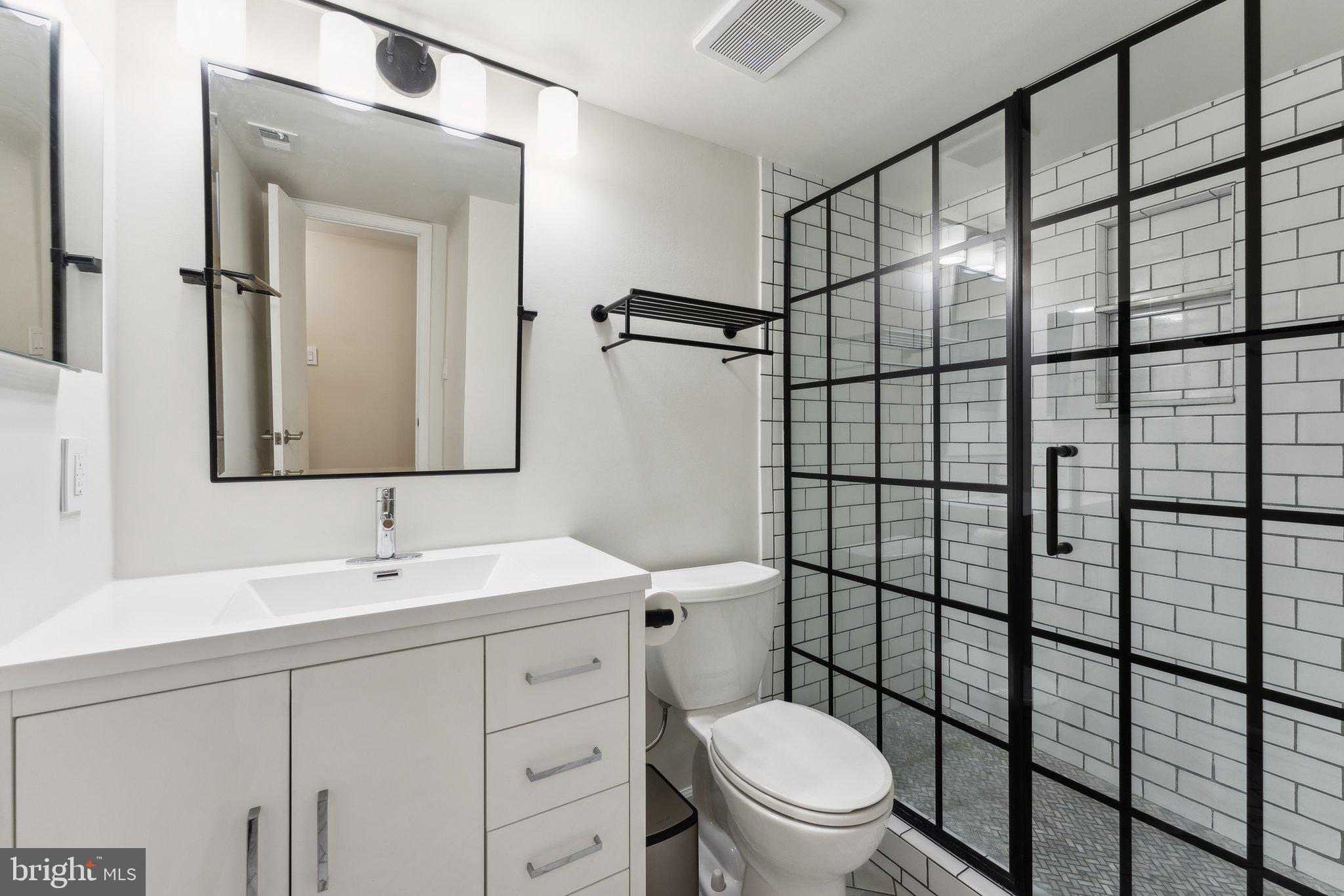 1024 N UTAH STREET 818