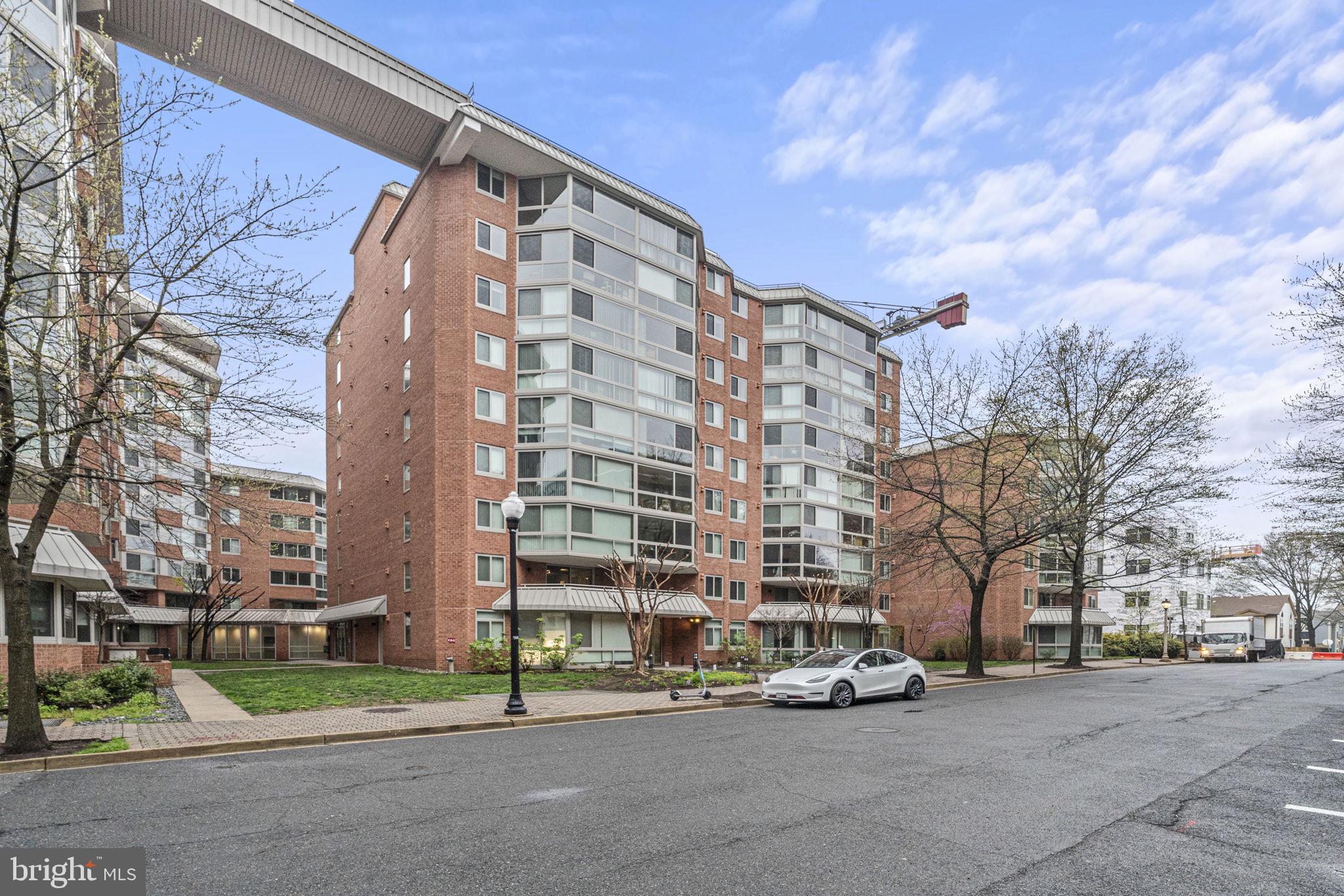 1024 N UTAH STREET 818