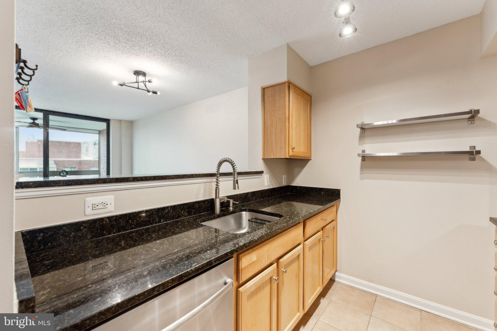 1024 N UTAH STREET 818